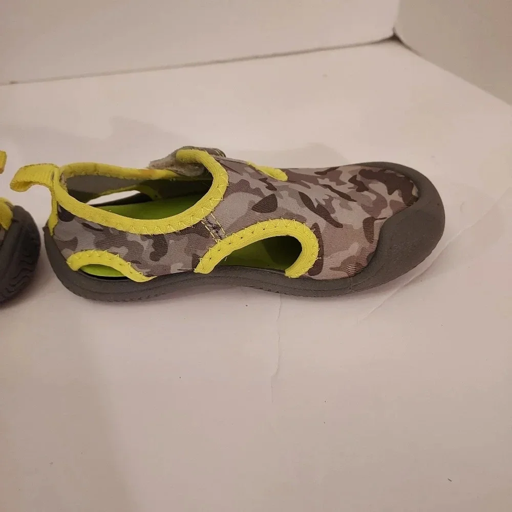 OP Little Boy Water Shoes in Size 5 (Baby)